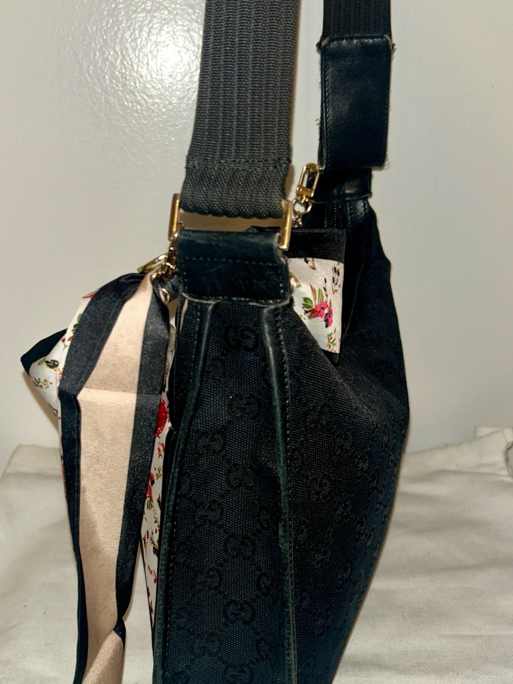 Gucci GG Canvas Black Shoulder Hobo with Gold Chain and Scarf Charm - Picture 7 of 16